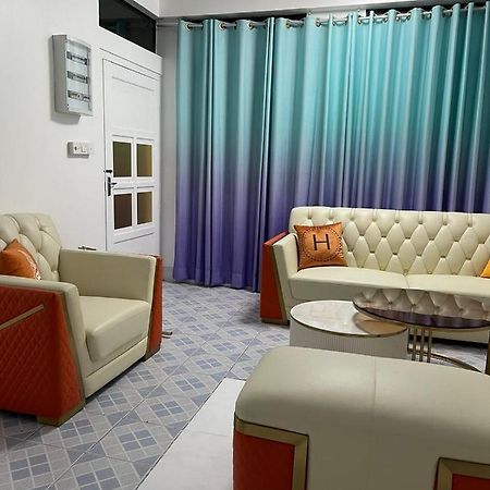 Ontrack Travel Transit Hotel マレ エクステリア 写真
