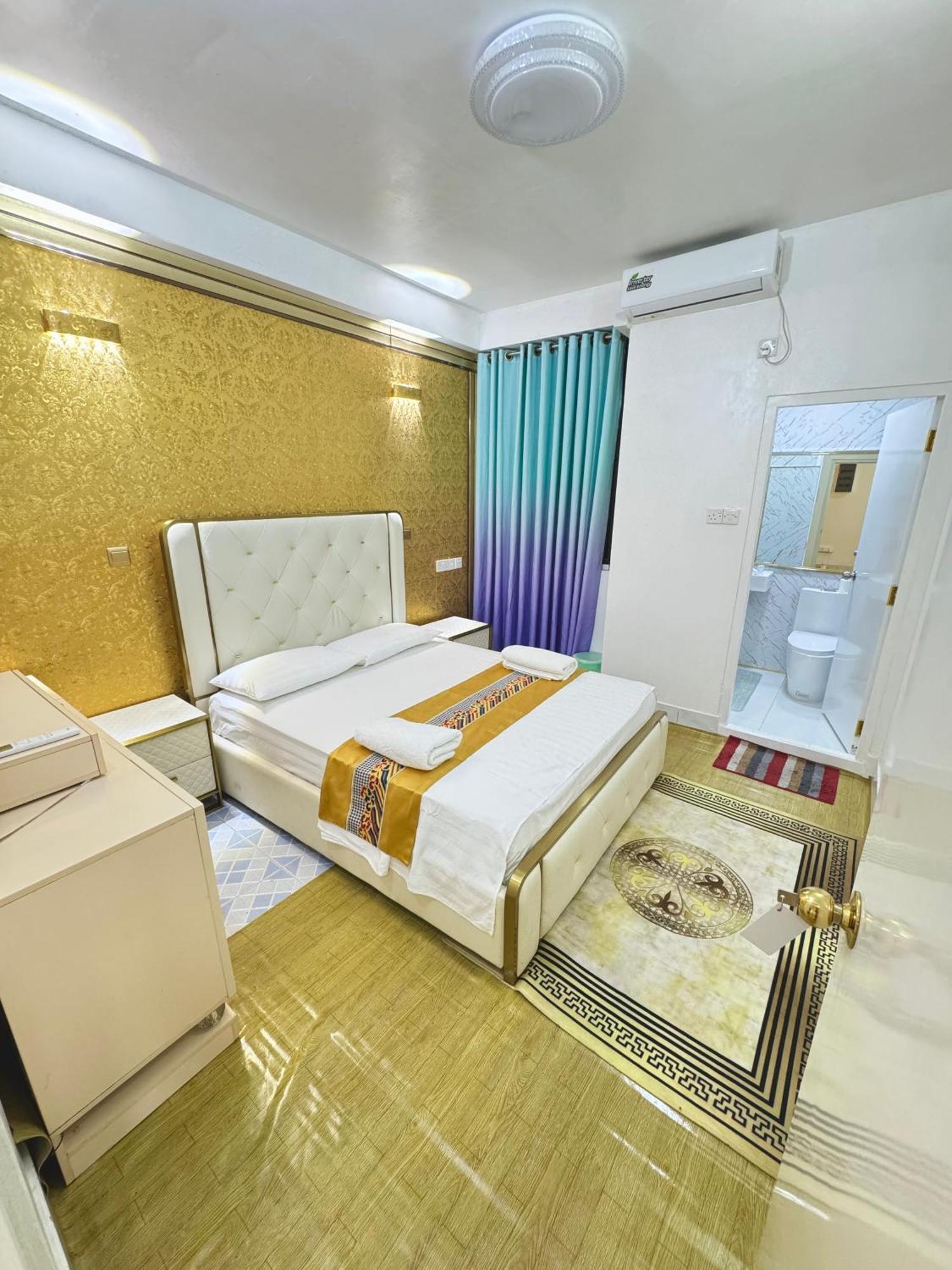 Ontrack Travel Transit Hotel マレ エクステリア 写真